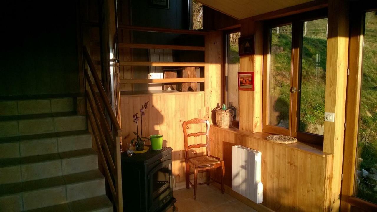 Gite " Oree Des Bois" Vertolaye Экстерьер фото