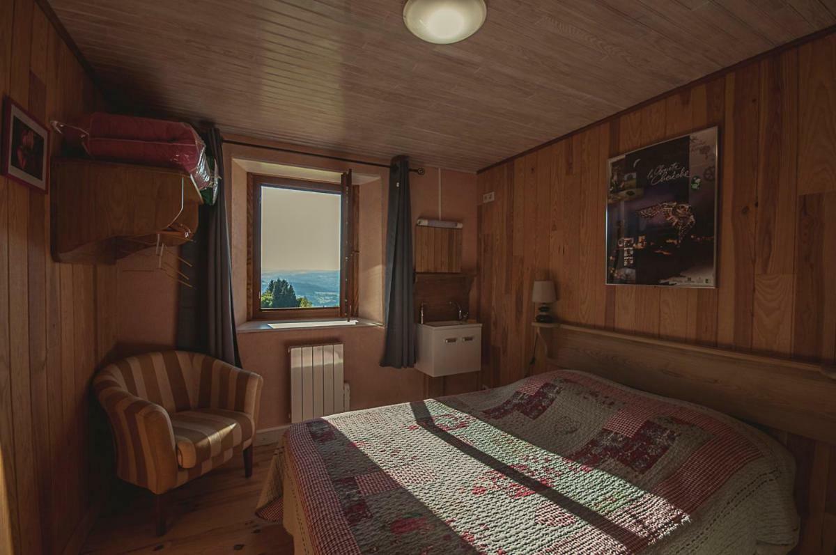 Gite " Oree Des Bois" Vertolaye Экстерьер фото